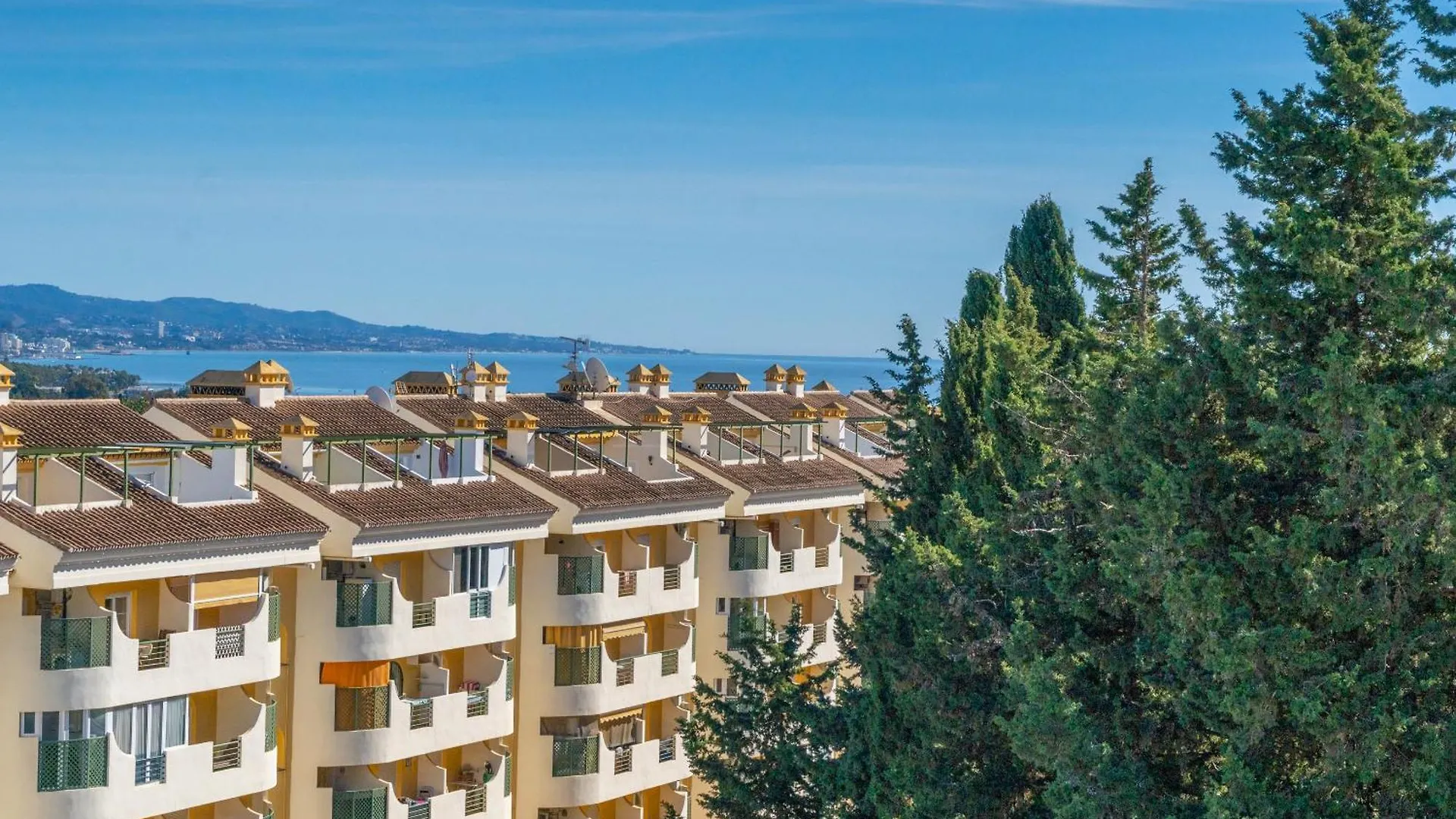 Xpce Golden Banus Penthouse - Parking Free Apartment Marbella